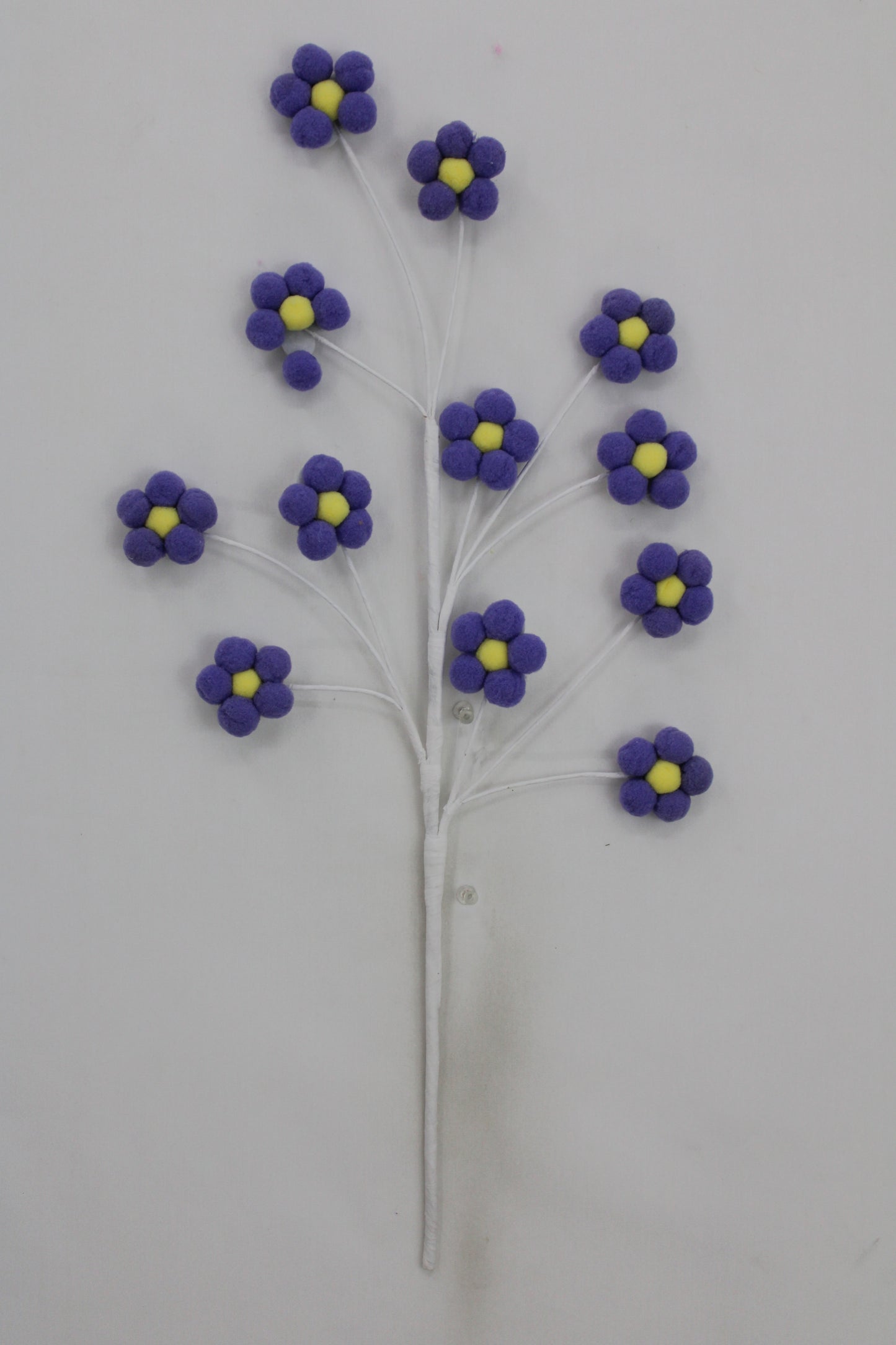 22 IN PURPLE FELT DAISY SPRAY - Burlap and Bling Decor