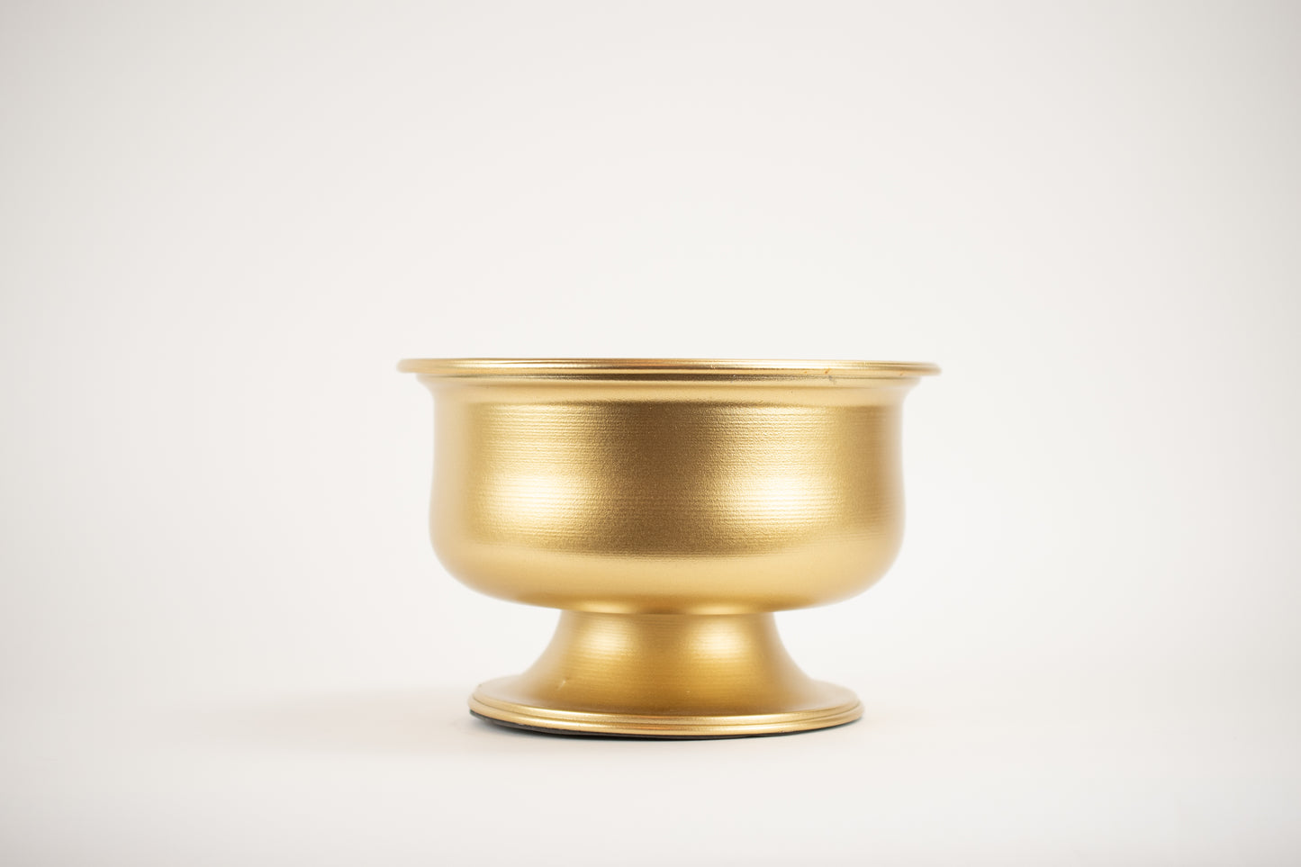 METAL W/ BASE ALL GOLD - Burlap and Bling Decor