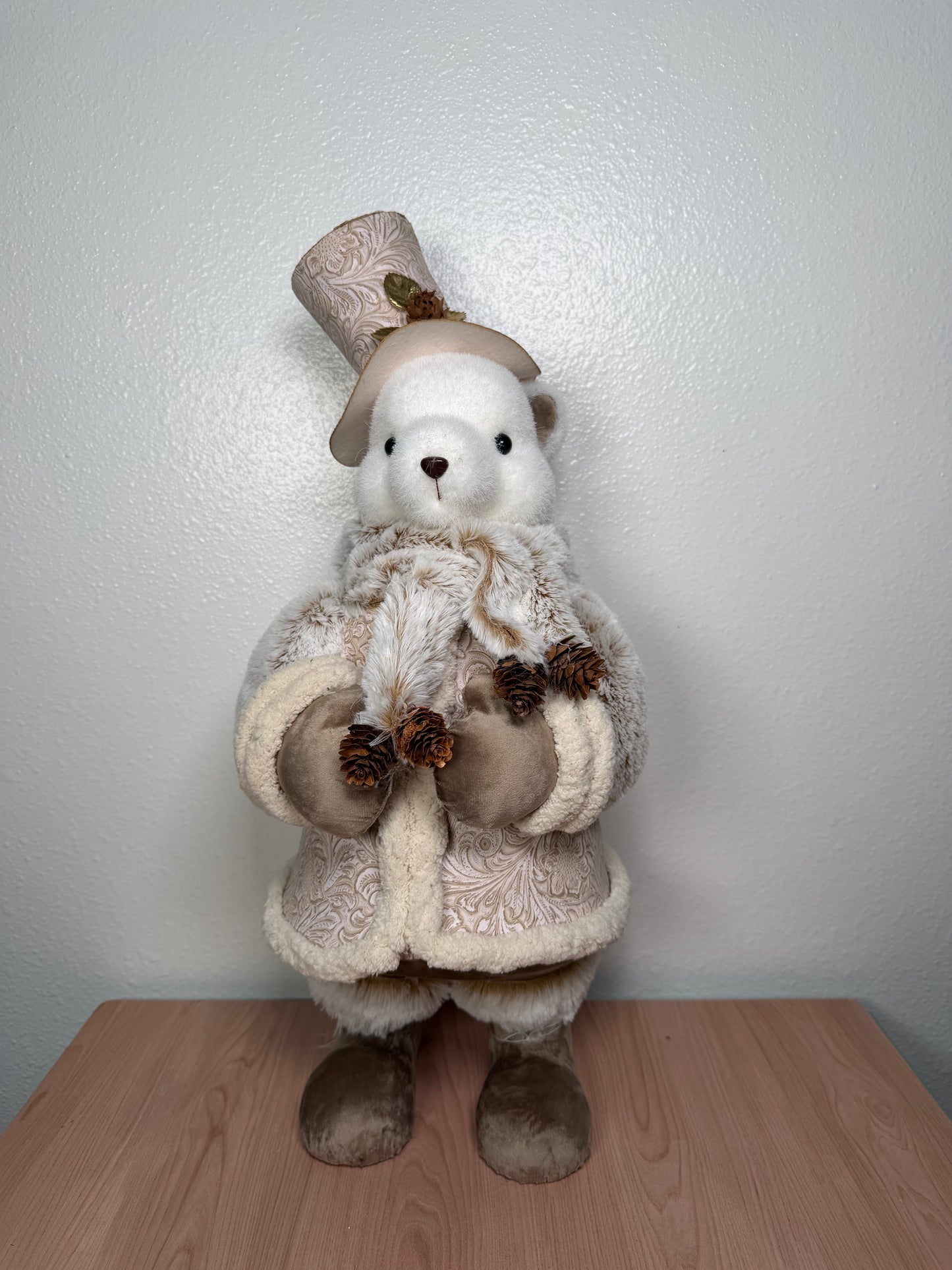 STANDING BOY WOODLAND BEAR W/TOP HAT 25 21 55CM
