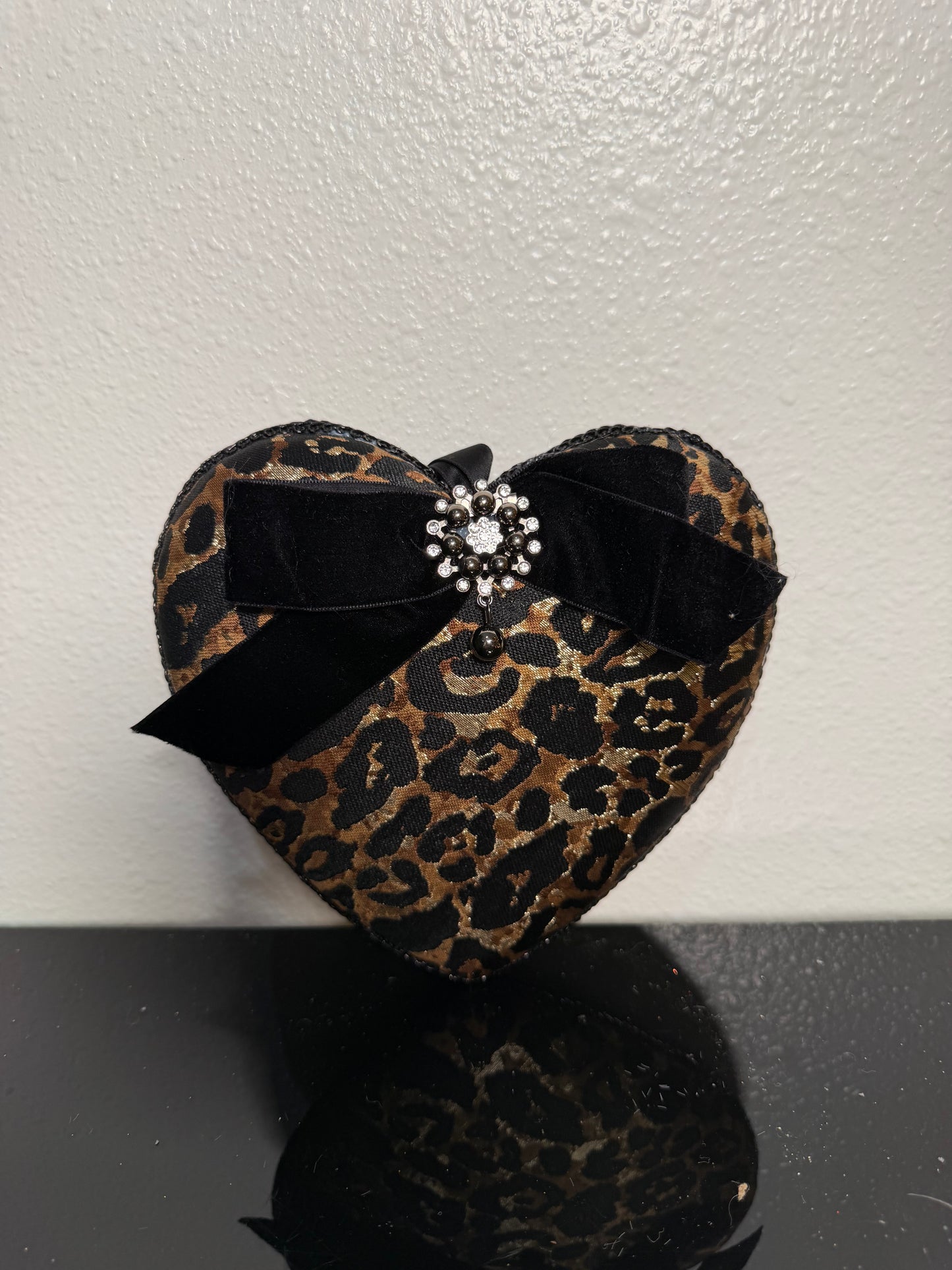 HANGING HEART BROWN 17 18.5 7CM
