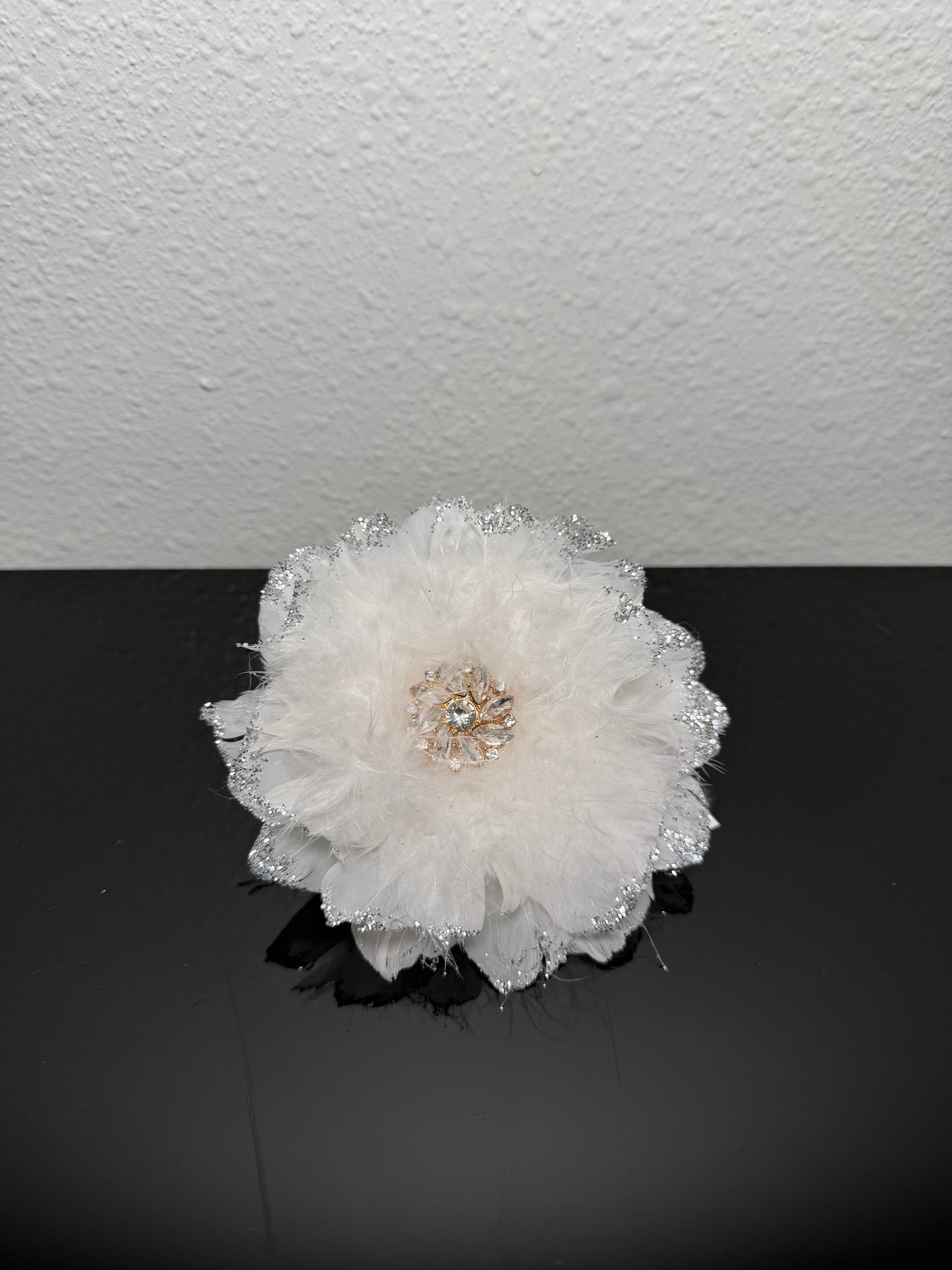 FEATHER FLOWER WHITE 12 12 6.5CM