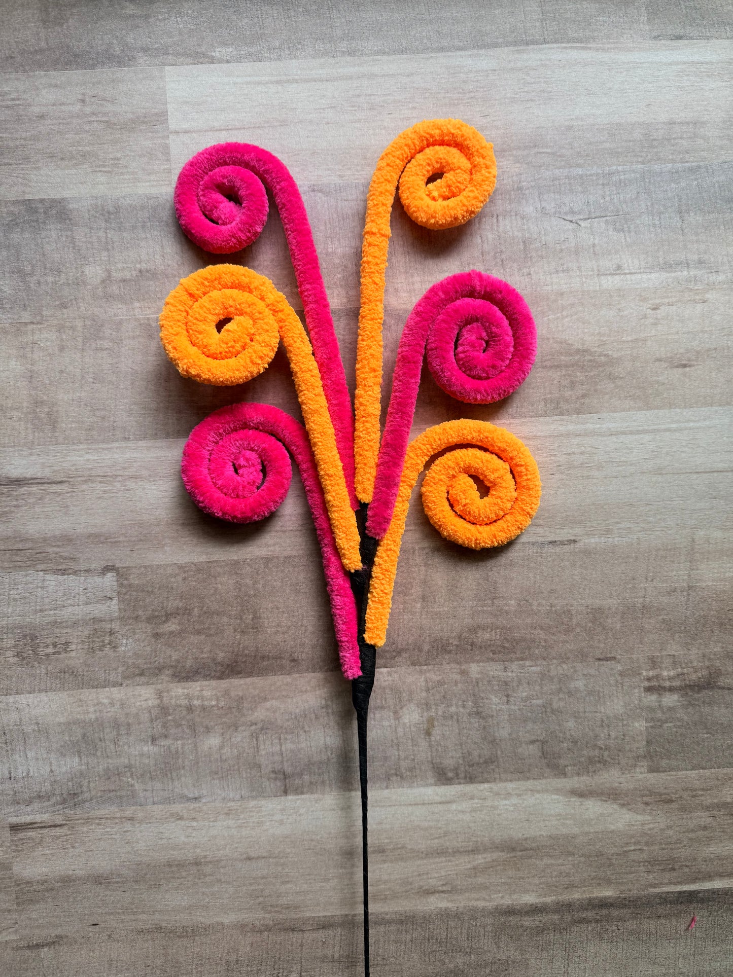 Yarn Swirl - Burlap and Bling Decor