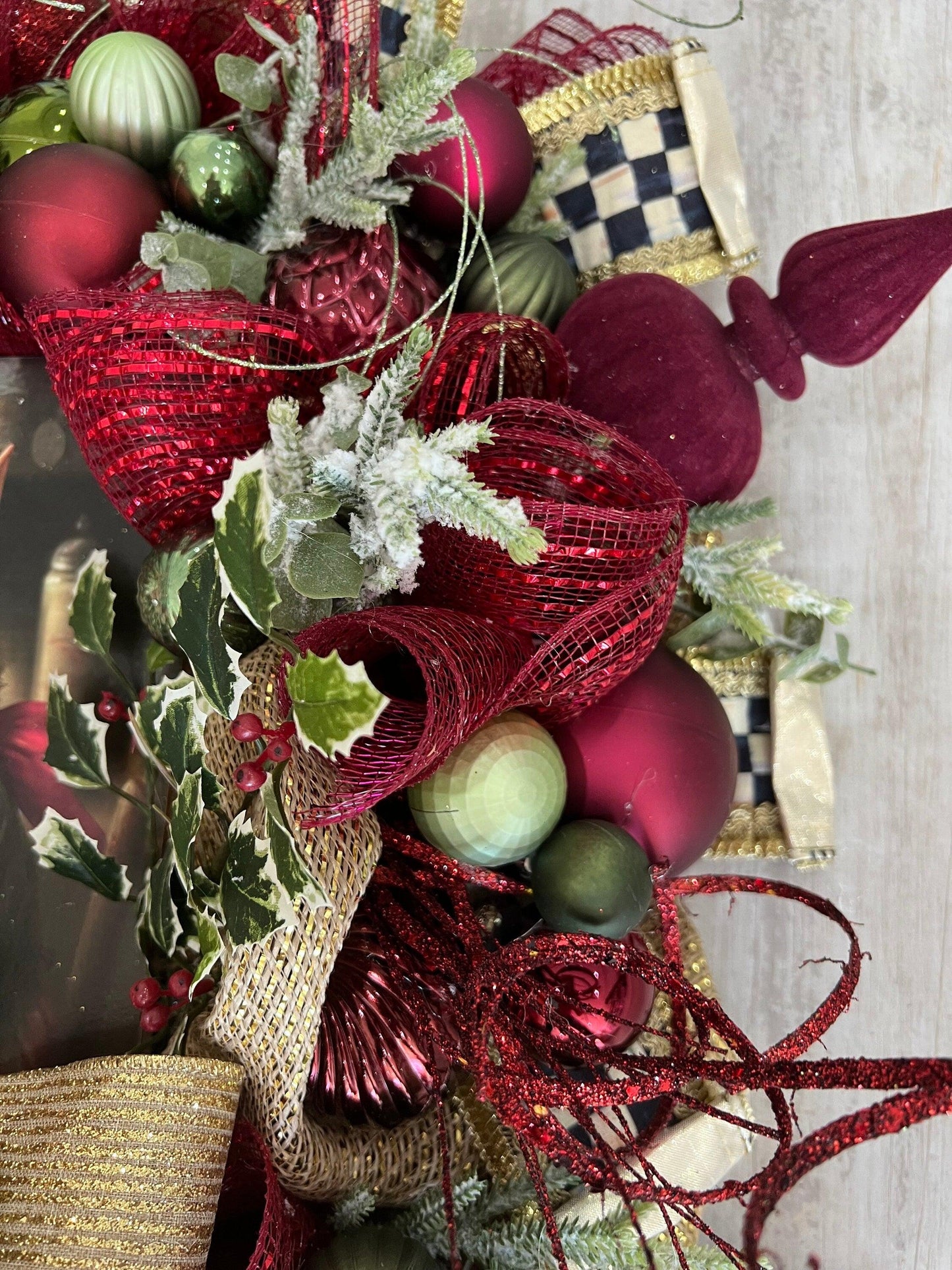 Elegant Elf Holiday Wreath - Burlap and Bling Decor