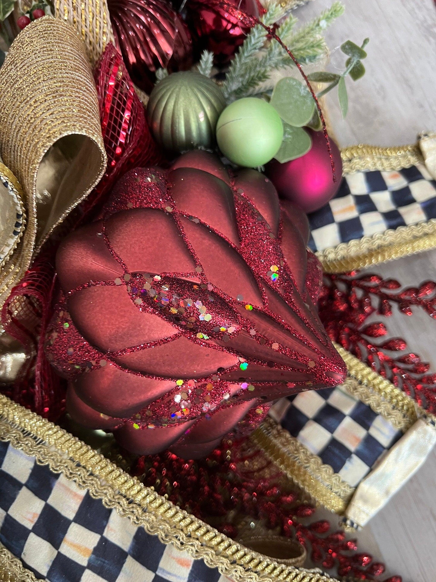 Elegant Elf Holiday Wreath - Burlap and Bling Decor