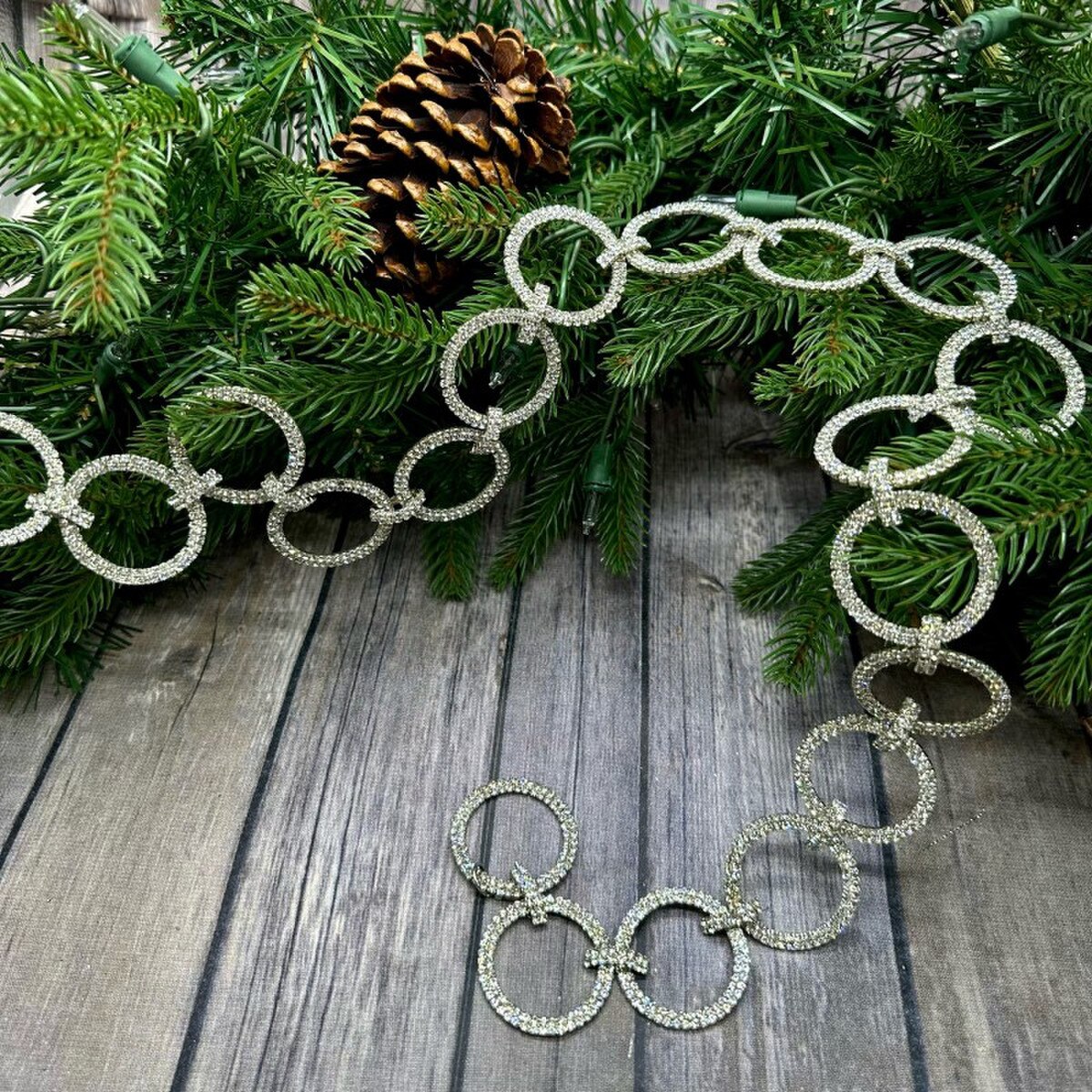 1.75“ x 36” circle crystal garland, hooks 
clear-silver - Burlap and Bling Decor