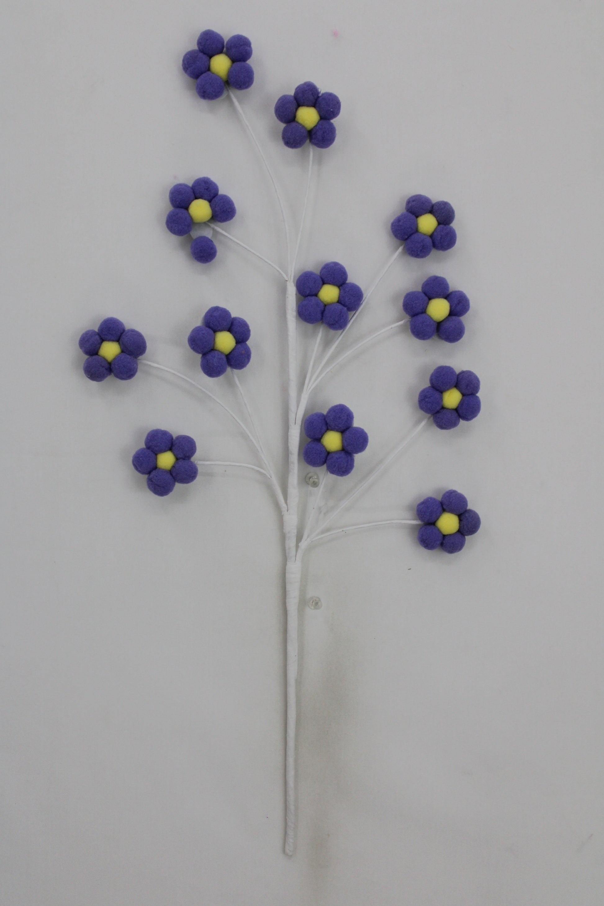 22 IN PURPLE FELT DAISY SPRAY - Burlap and Bling Decor