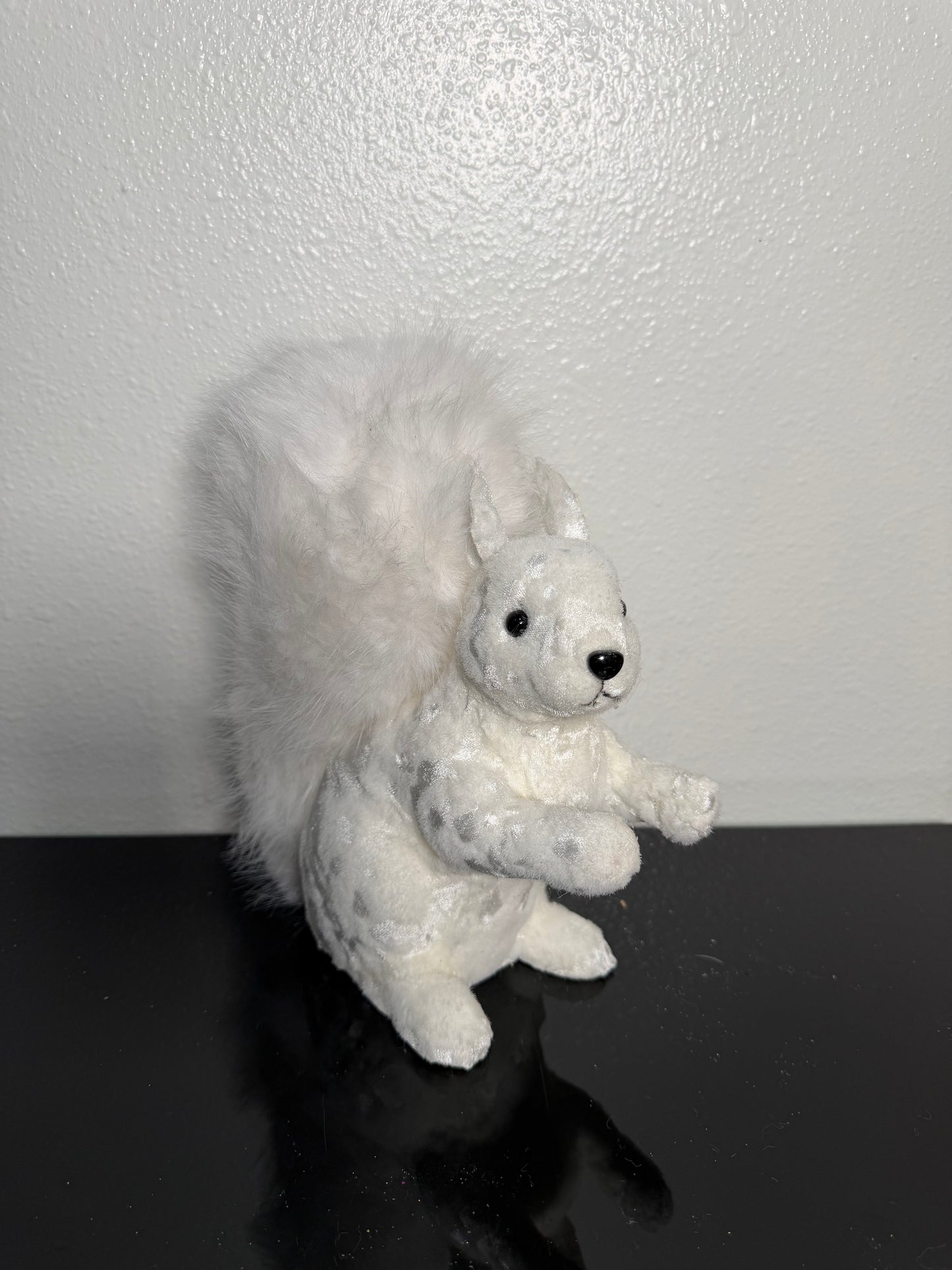 SQUIRREL WHITE 10"
