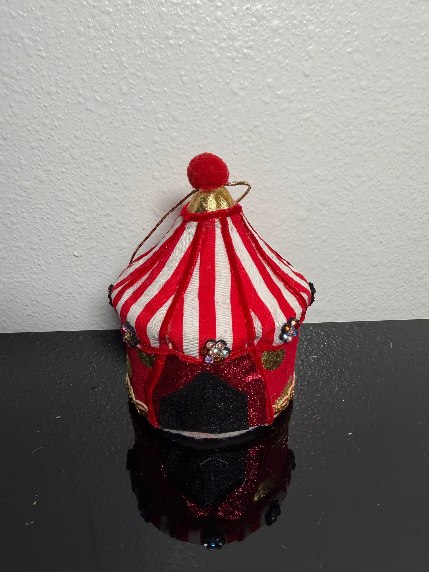 HANGING ORNAMENT RED 11 11 13CM