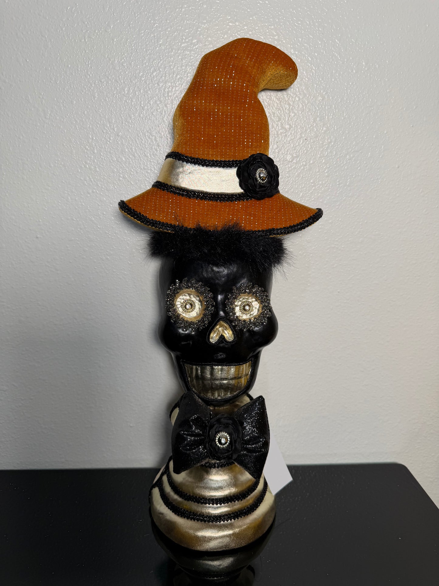 SKELETON W/ WARM GOLD HAT 21 15 50CM