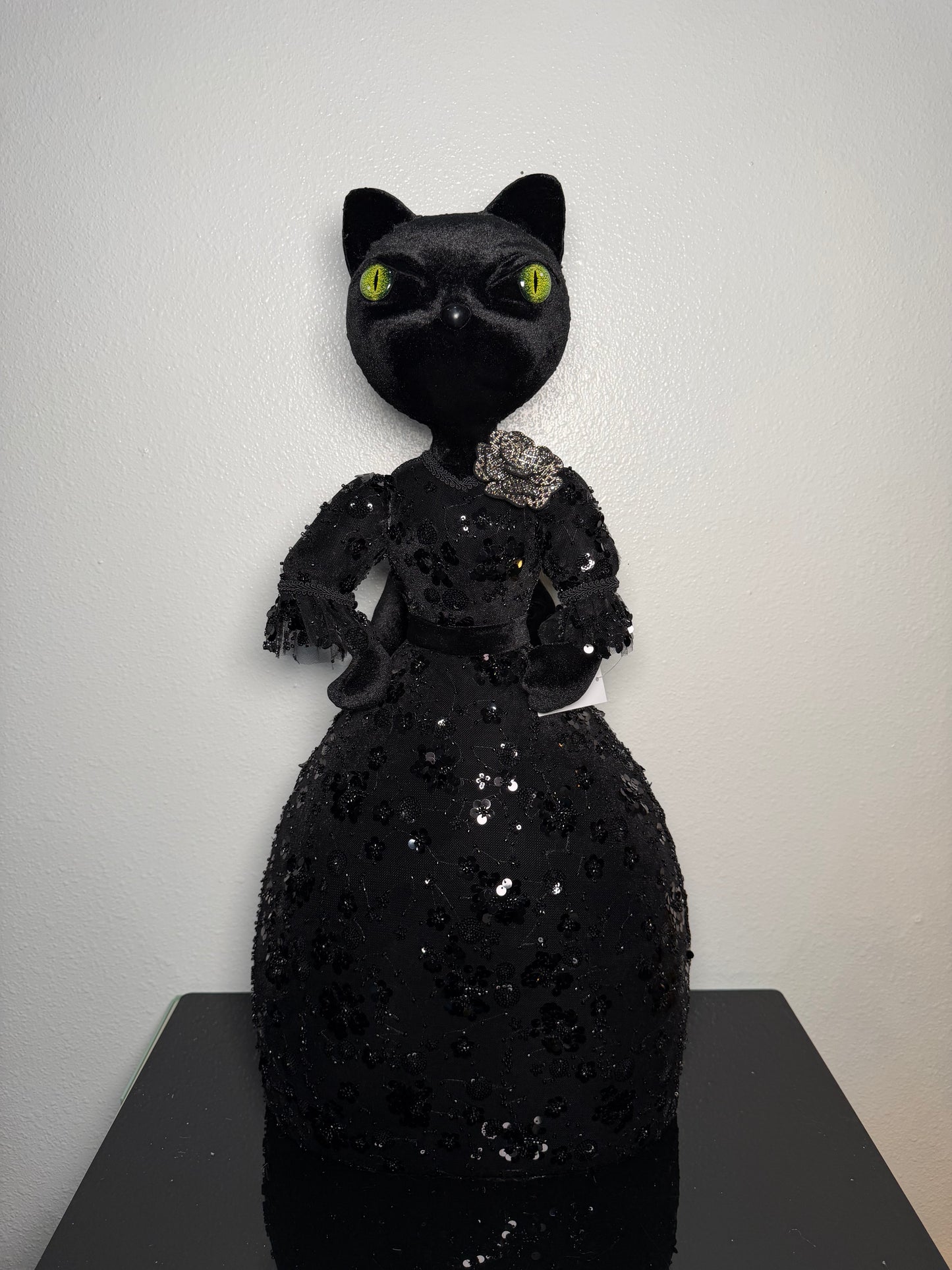 BLACK LACE AND SEQUIN CAT 33 25 70CM