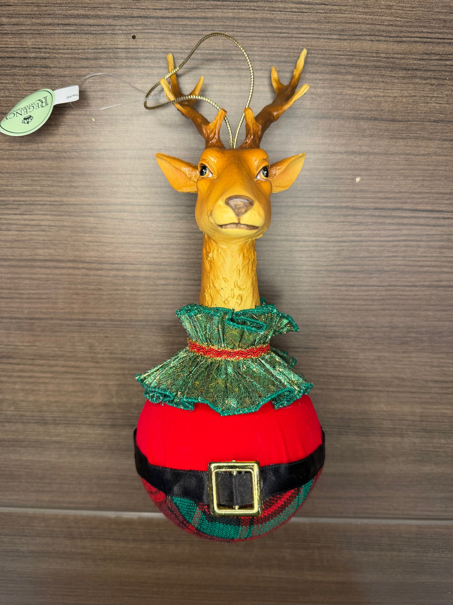9" RSN GENTLEMEN DEER HEAD BALL ORNAMENT GRN