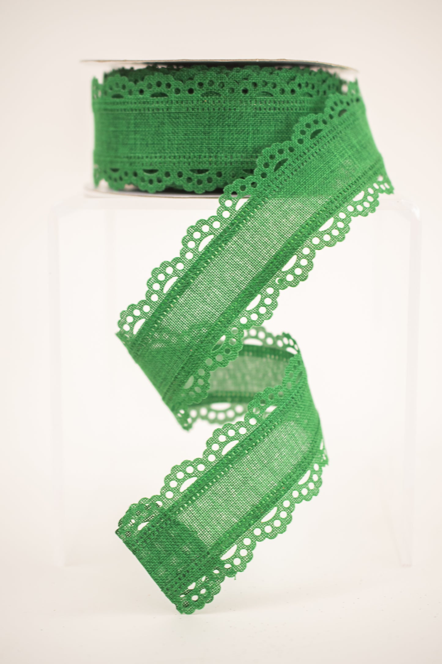 1.5"X10YD SCALLOPED EDGE ROYAL BURLAP Color: EMERALD GREEN