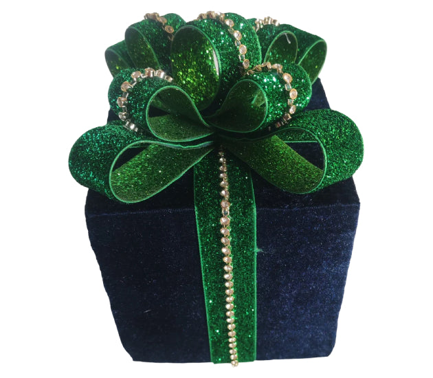 A velvet gift box in navy & green