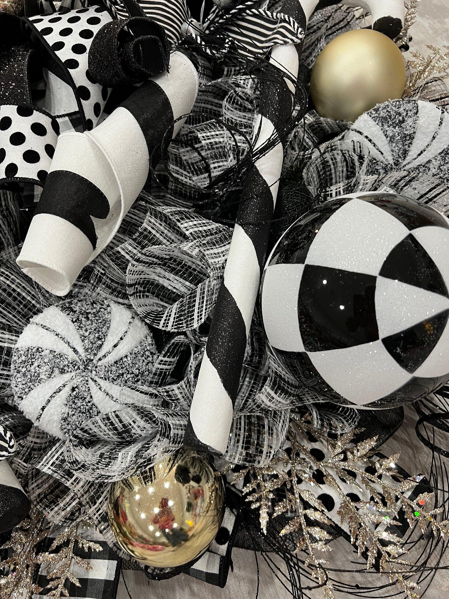 Black and White Decor Wreath - Burlap and Bling Decor