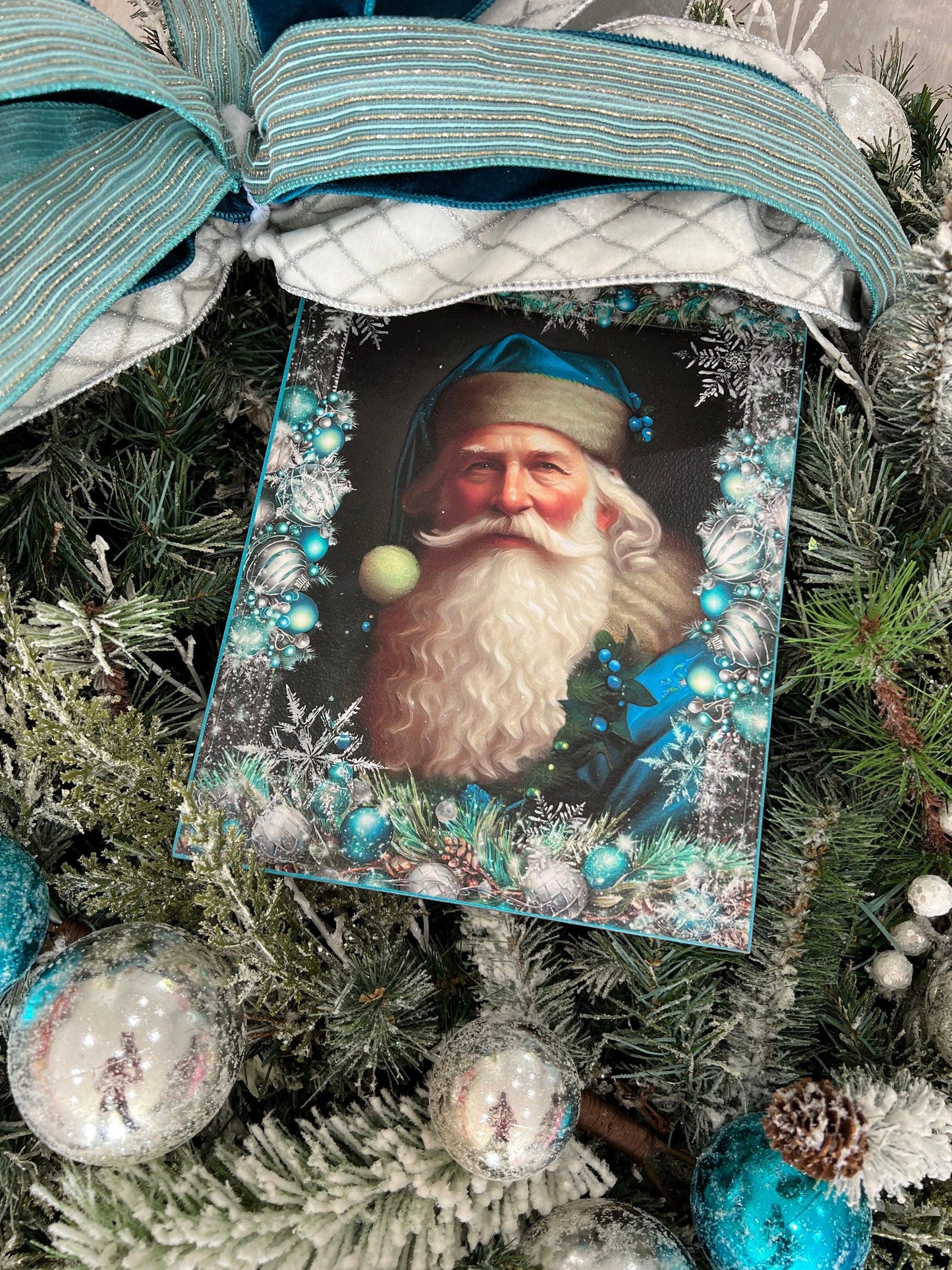 Christmas Wreath, Elf Decor - Burlap and Bling Decor